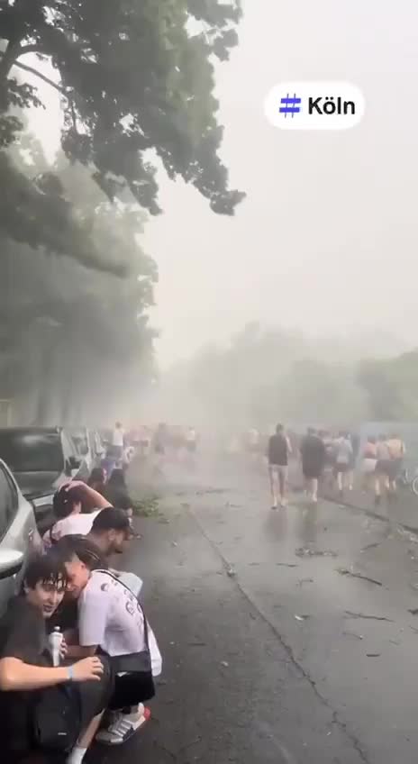 Un vídeo muestra un huracán e inundaciones en Colonia (Alemania)