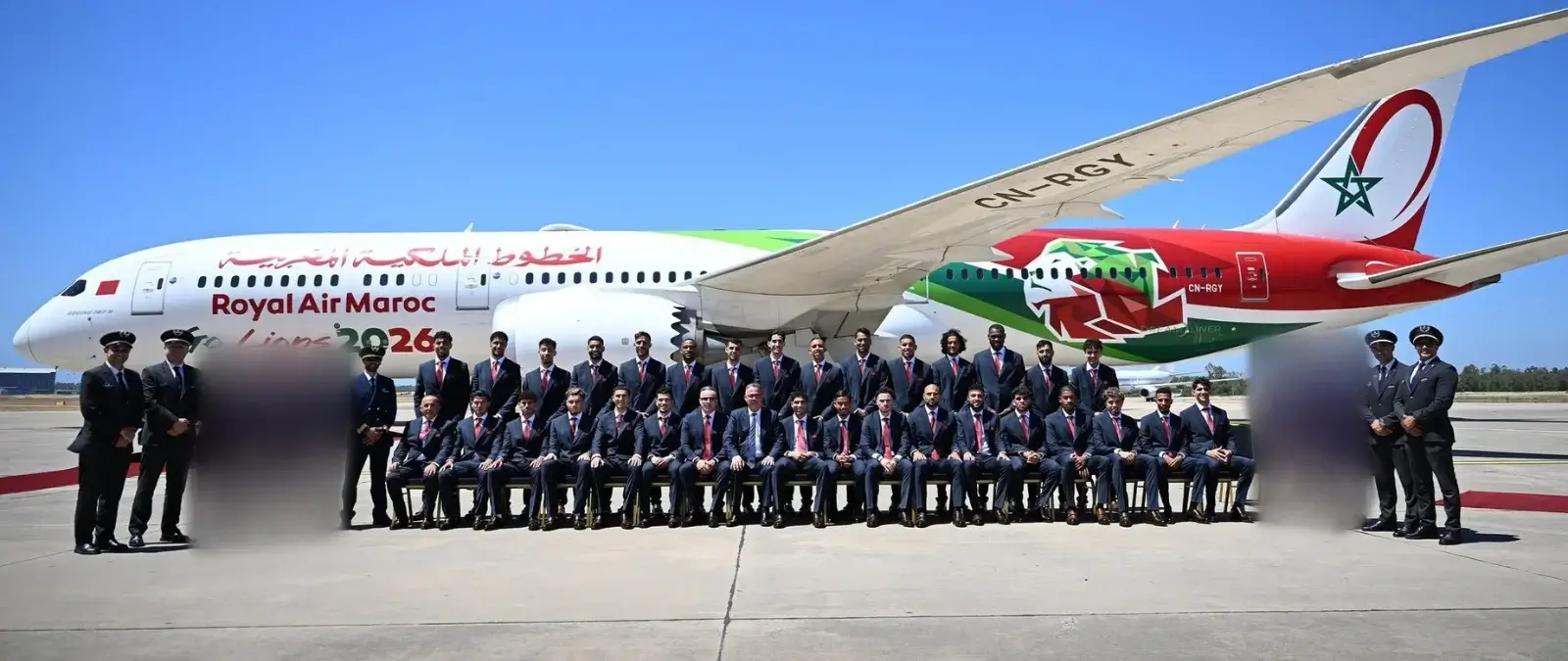 No, la selección de fútbol de Marruecos no ha subido una foto oficial tapando a mujeres: la imagen está editada