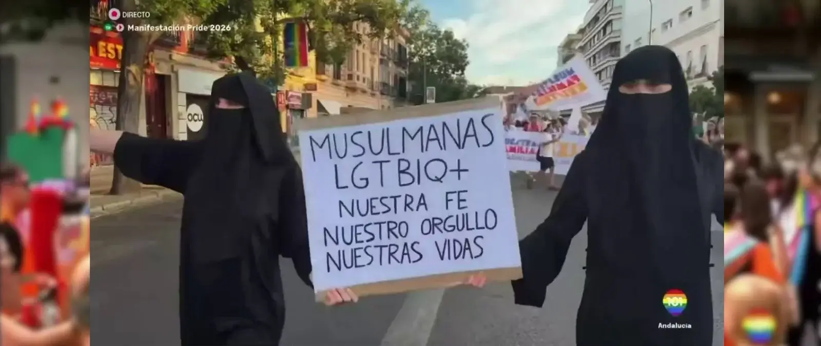El desfile de dos mujeres supuestamente musulmanas en el Orgullo LGTBI de Sevilla: un "troleo" organizado por la Asociación Comando Libertad