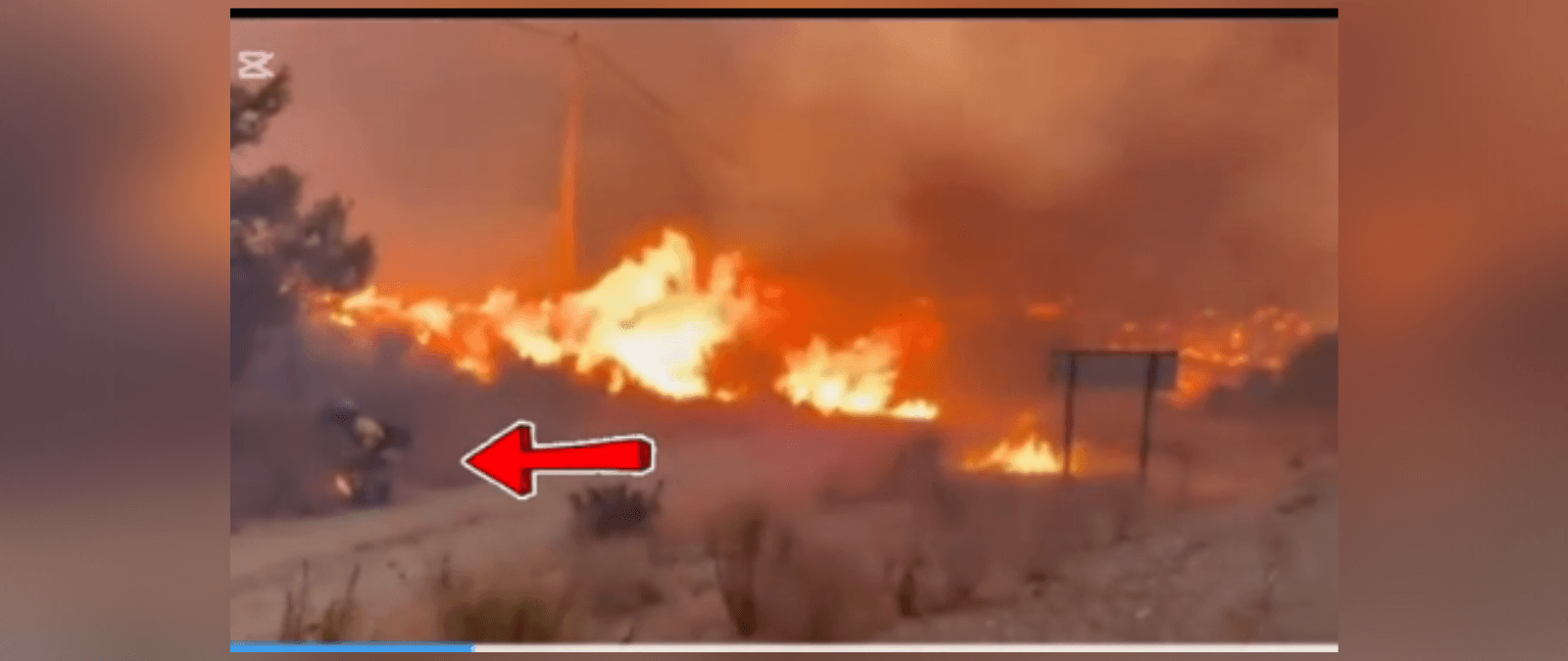 Cuidado con el vídeo de un bombero encendiendo un fuego en un incendio: es una maniobra de extinción que se usó en Los Gallardos (Almería)